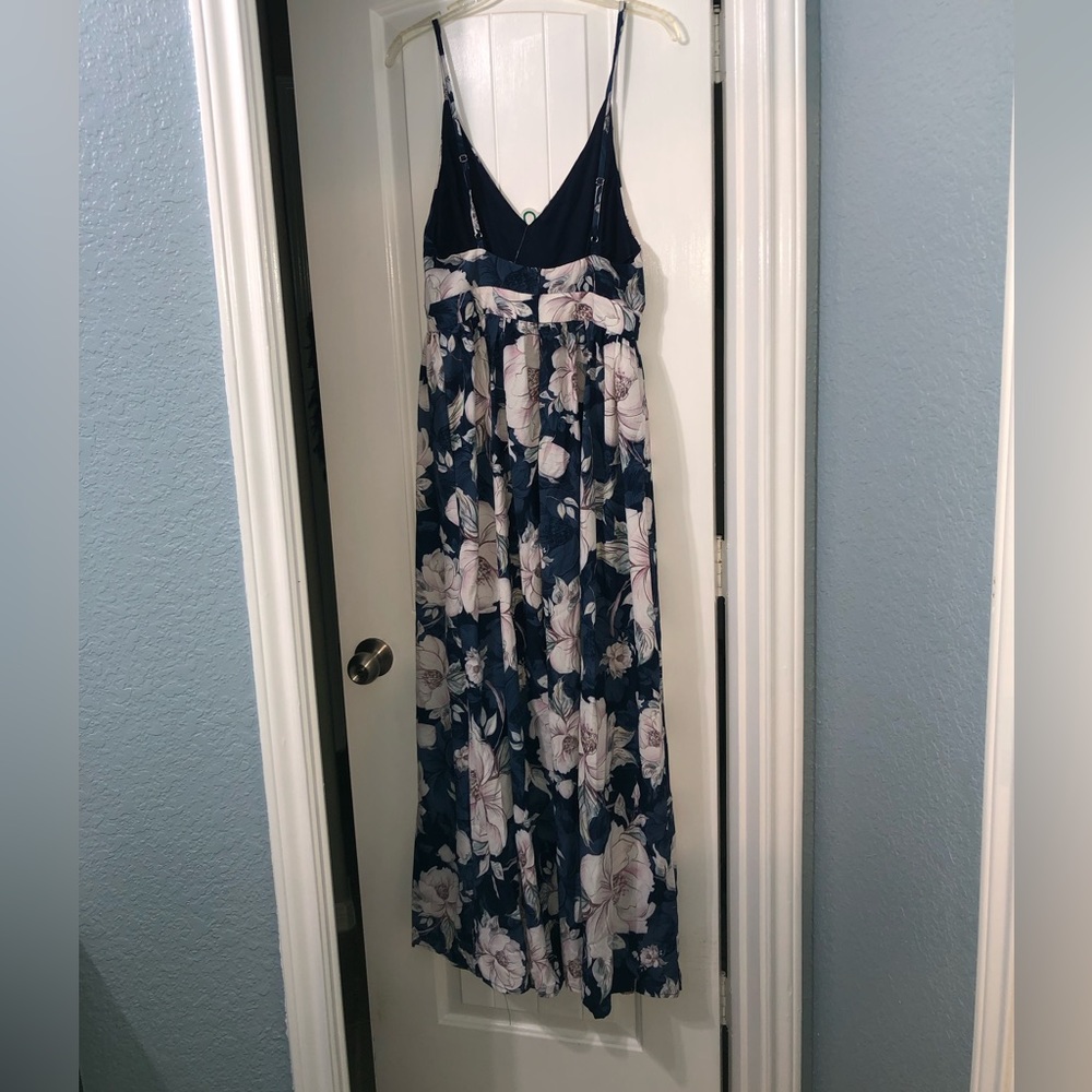 I’m With You Maxi Dress - Picture 3 of 5